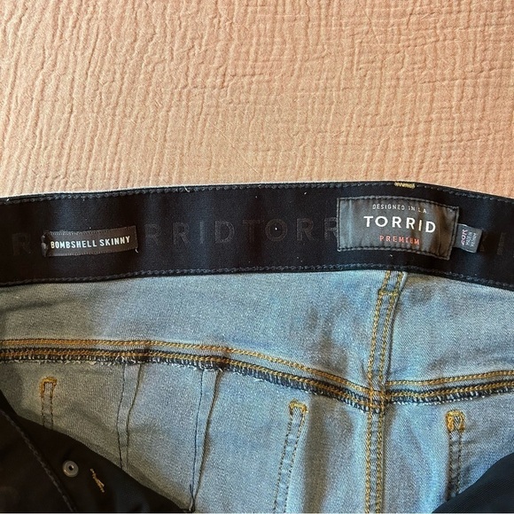 Torrid Bombshell Premium Stretch High-Rise Destructed Skinny Jeans, size 20R - Picture 12 of 14